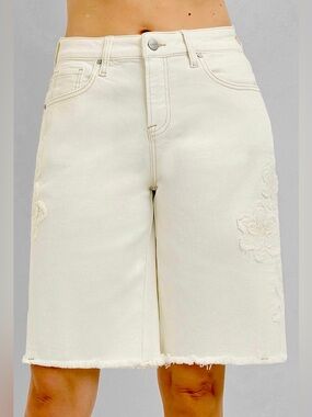 ❤️Hello Gorgeous! RISEN Slouchy Relaxed Floral Embroidered Bermuda Denim Shorts